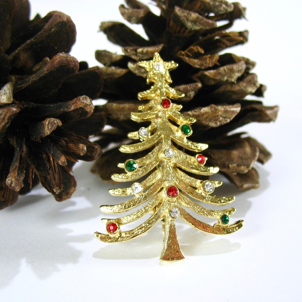 AVANTI Rhinestone Christmas Tree Pin, Signed - Picture 3 of 6